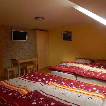 Guest House Pr Ambruzarju & Apartments Cerklje na Gorenjskem Esterno foto