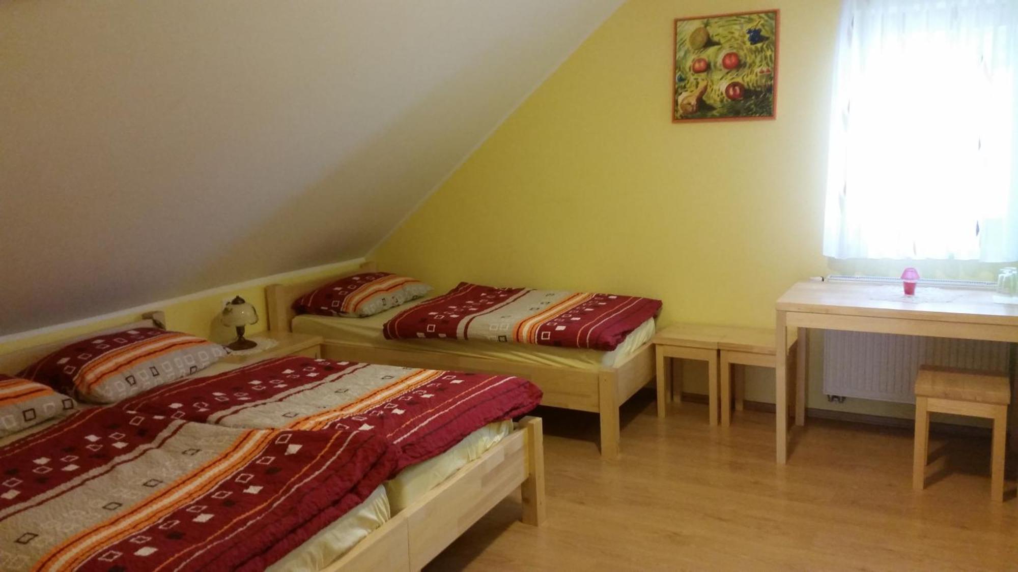 Guest House Pr Ambruzarju & Apartments Cerklje na Gorenjskem Camera foto