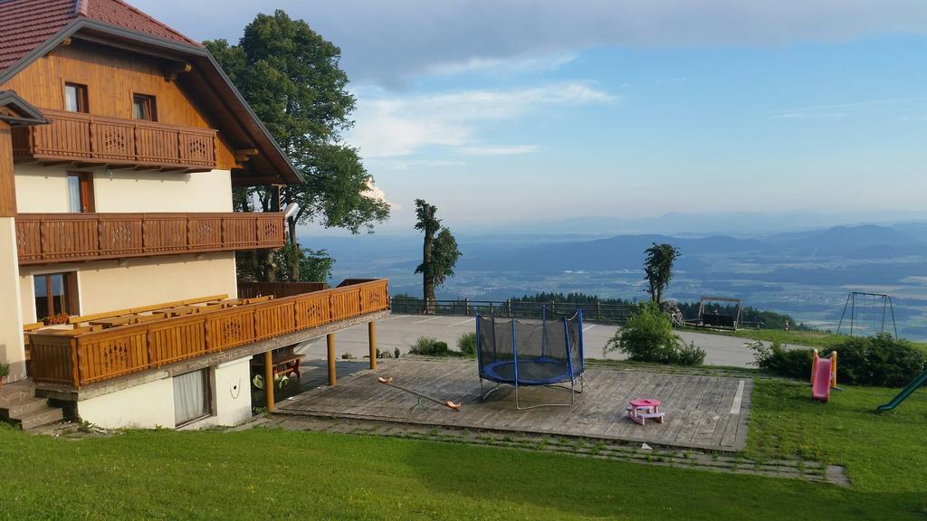 Guest House Pr Ambruzarju & Apartments Cerklje na Gorenjskem Esterno foto